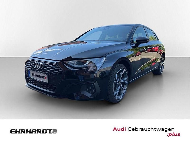 Brillantschwarz Gebraucht 2022 Audi A3 Sportback e-tron Ambiente Limousine | 25.990 € (Fairer Preis) - Bild 1/3