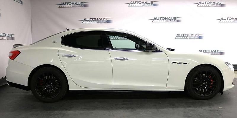 Gebraucht Maserati Ghibli 320 PS (235 kW) 2015 Weiss Limousine