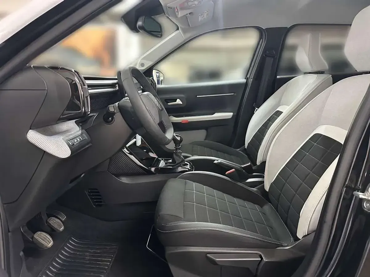 Gebraucht Citroën C3 101 PS (74 kW) 2025 Schwarz SUV