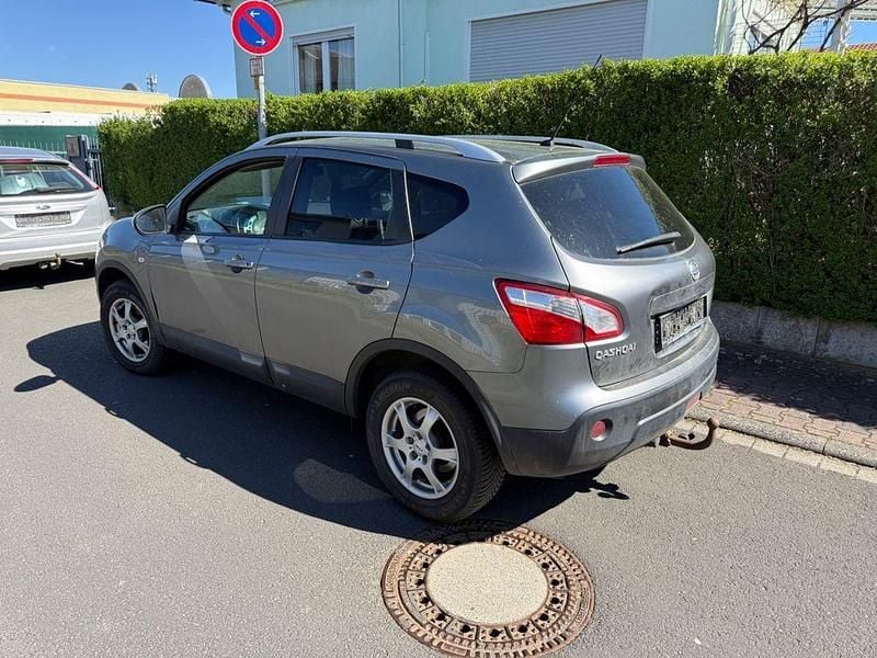 Gebraucht Nissan Qashqai I-Way 131 PS (96 kW) 2015 Grau SUV