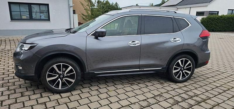 Grau Gebraucht 2020 Nissan X-Trail Tekna SUV | 18.999 € (Superpreis) - Bild 1/4