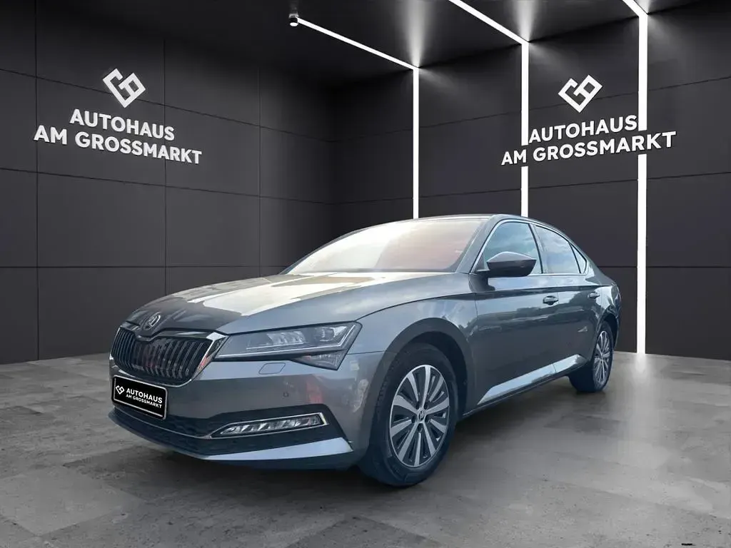 Gebraucht Skoda Superb Style 150 PS (110 kW) 2023 Grau Limousine