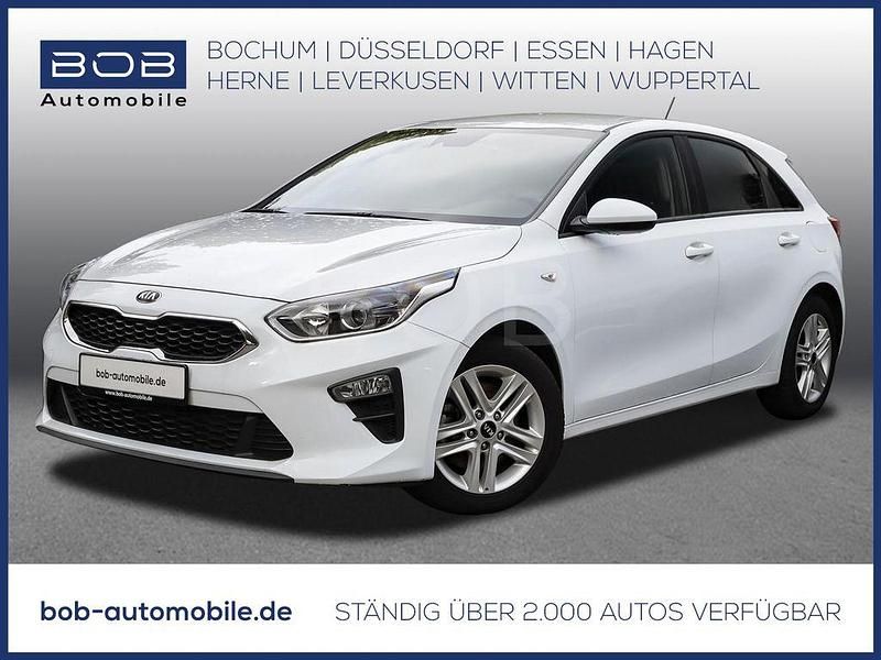 Weiß Gebraucht 2020 Kia Ceed Limousine | 14.444 € (Fairer Preis) - Bild 1/3