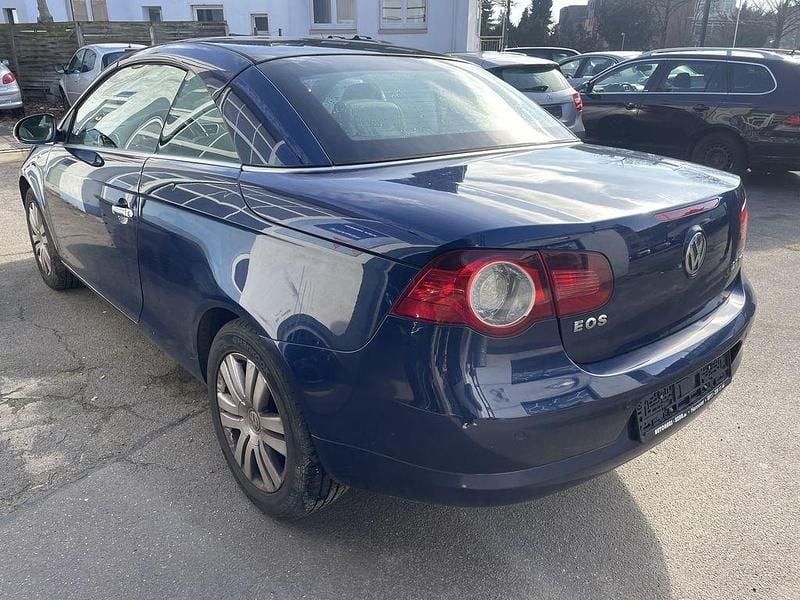 Gebraucht VW Eos 140 PS (102 kW) 2007 Blau Cabrio
