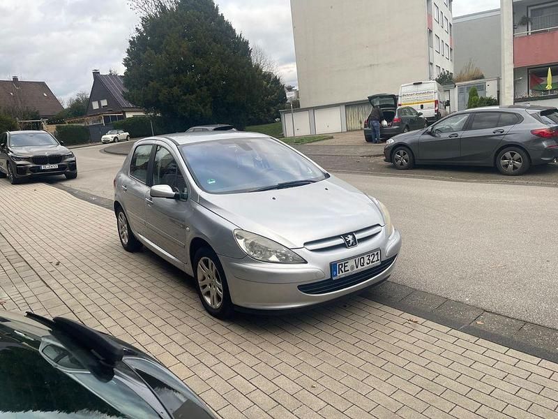 Gebraucht Peugeot 307 109 PS (80 kW) 2005 Silber Limousine