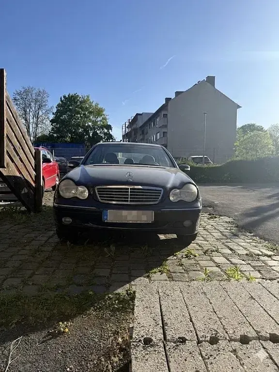 Gebraucht Mercedes C180 Elegance 143 PS (105 kW) 2001 Blau Limousine