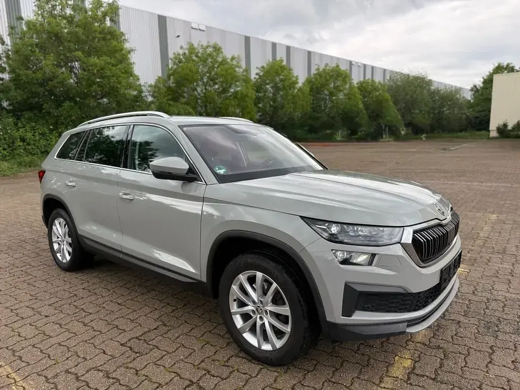 Gebraucht Skoda Kodiaq Style 150 PS (110 kW) 2023 Grau SUV