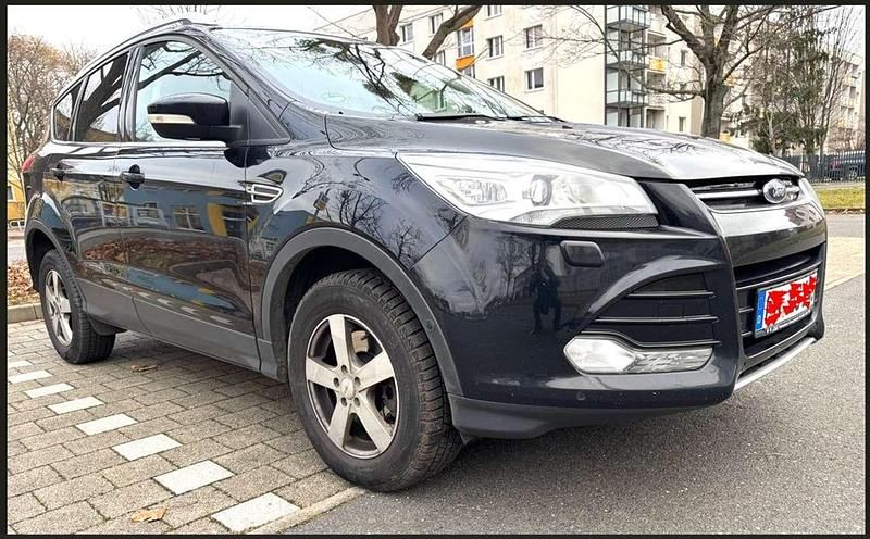 Gebraucht Ford Kuga Titanium 150 PS (110 kW) 2015 Schwarz SUV