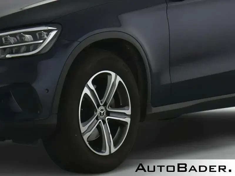 Gebraucht Mercedes GLC220 Exclusive 194 PS (142 kW) 2022 890 cavansitblau (metallic) SUV