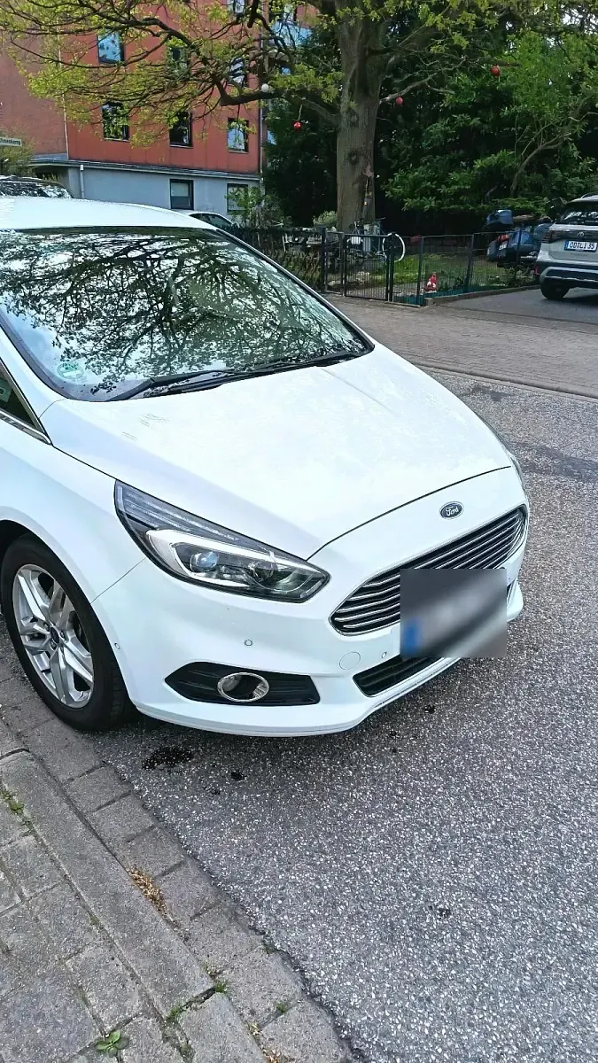 Gebraucht Ford S-MAX Titanium 150 PS (110 kW) 2015 Weiß Van / Kleinbus