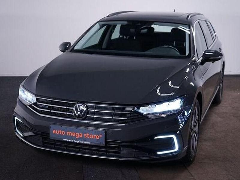 Grau Gebraucht 2021 VW Passat GTE Kombi | 17.256 € (Superpreis) - Bild 1/4