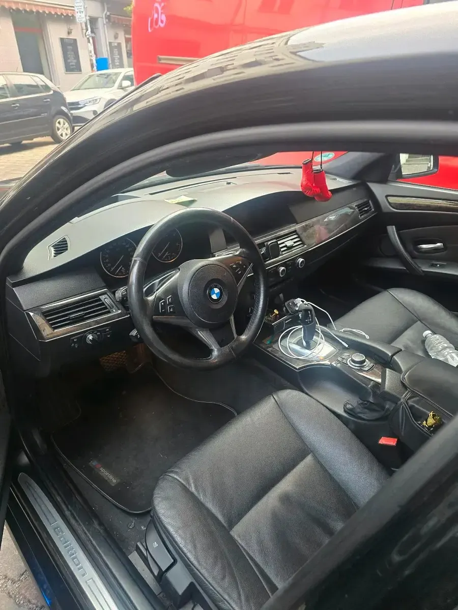 Gebraucht BMW 525 197 PS (144 kW) 2009 Schwarz Limousine