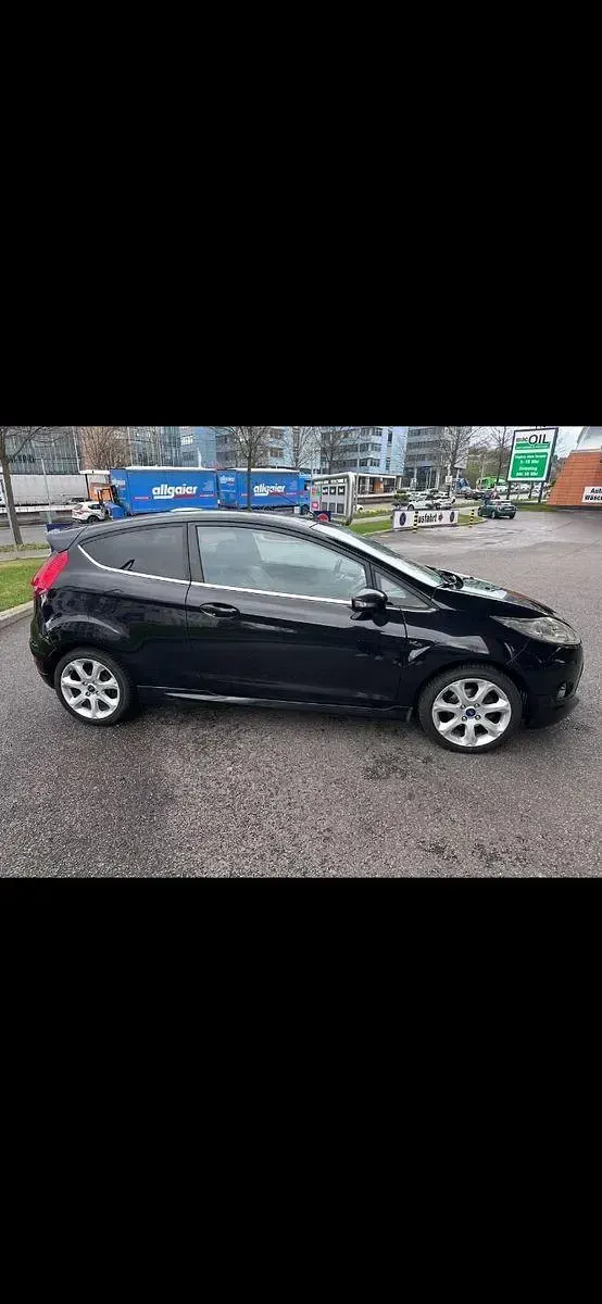 Gebraucht Ford Fiesta Titanium 97 PS (71 kW) 2009 Schwarz Limousine