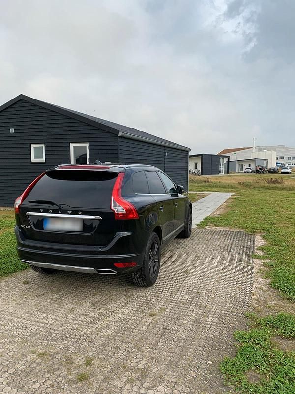 Usata Volvo XC60 197 CV (144 kW) 2017 Nero SUV