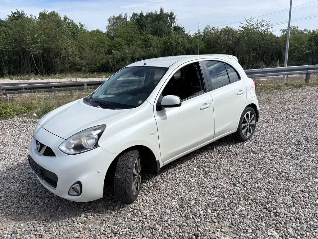 Gebraucht Nissan Micra Acenta 80 PS (58 kW) 2015 Weiß Kleinwagen