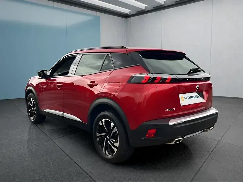 Gebraucht Peugeot 2008 Allure 131 PS (96 kW) 2023 Rot SUV