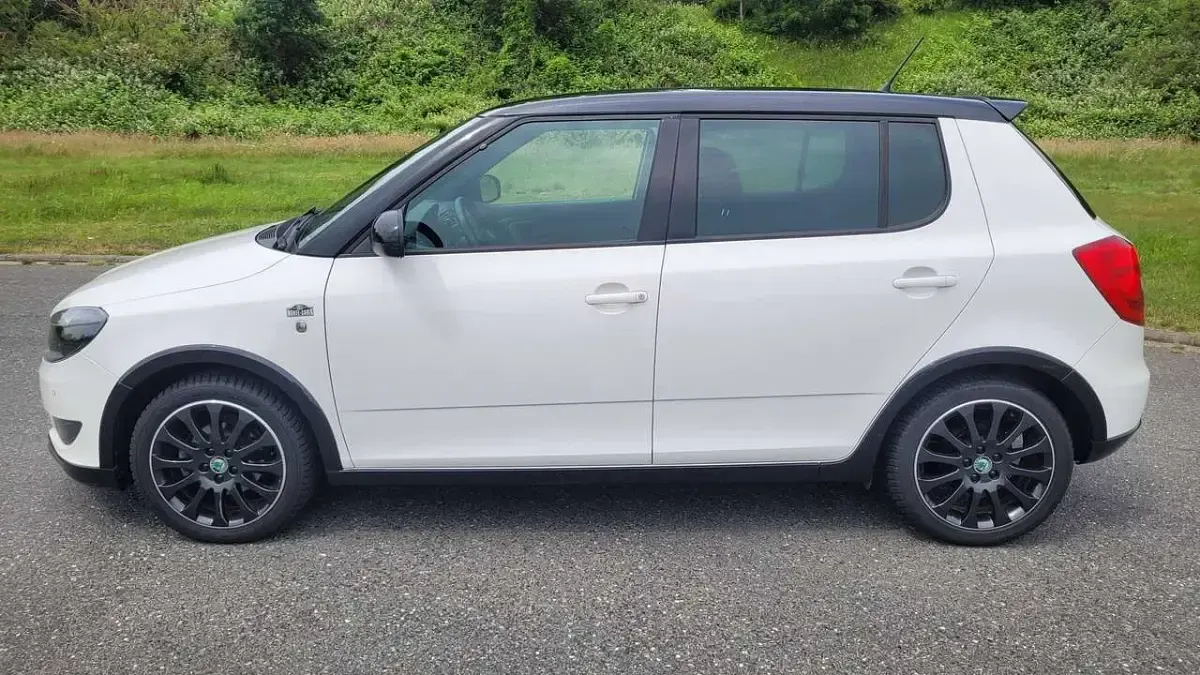 Gebraucht Skoda Fabia Monte Carlo 69 PS (50 kW) 2012 Candy weiß Limousine