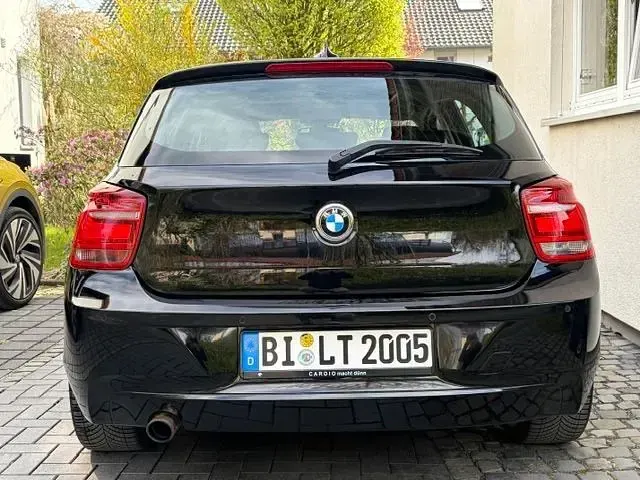 Gebraucht BMW 114 102 PS (75 kW) 2012 Schwarz Kleinwagen