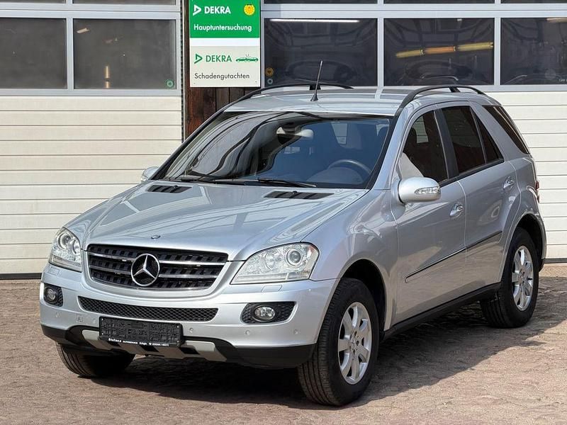 Gebraucht Mercedes ML320 224 PS (164 kW) 2006 Silber SUV