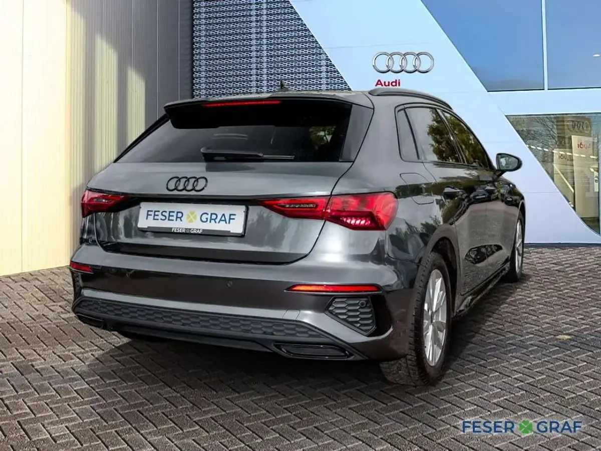Gebraucht Audi A3 S-Line 150 PS (110 kW) 2023 Daytonagrau perleffekt Limousine