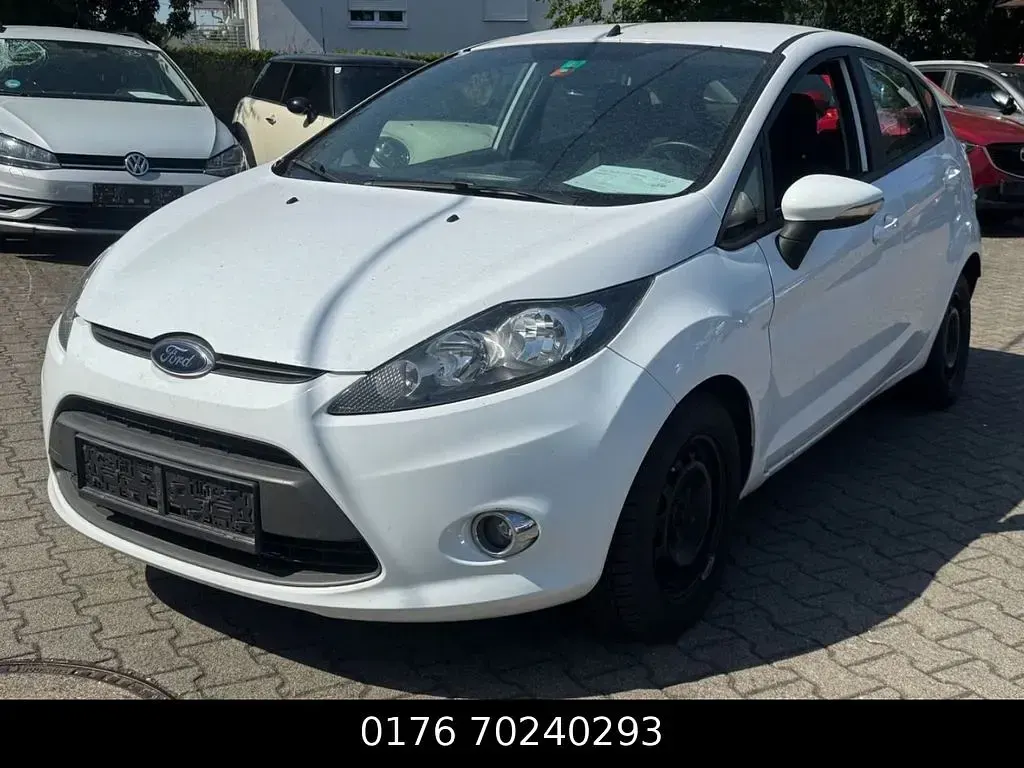 Gebraucht Ford Fiesta Trend 60 PS (44 kW) 2012 Weiß Limousine