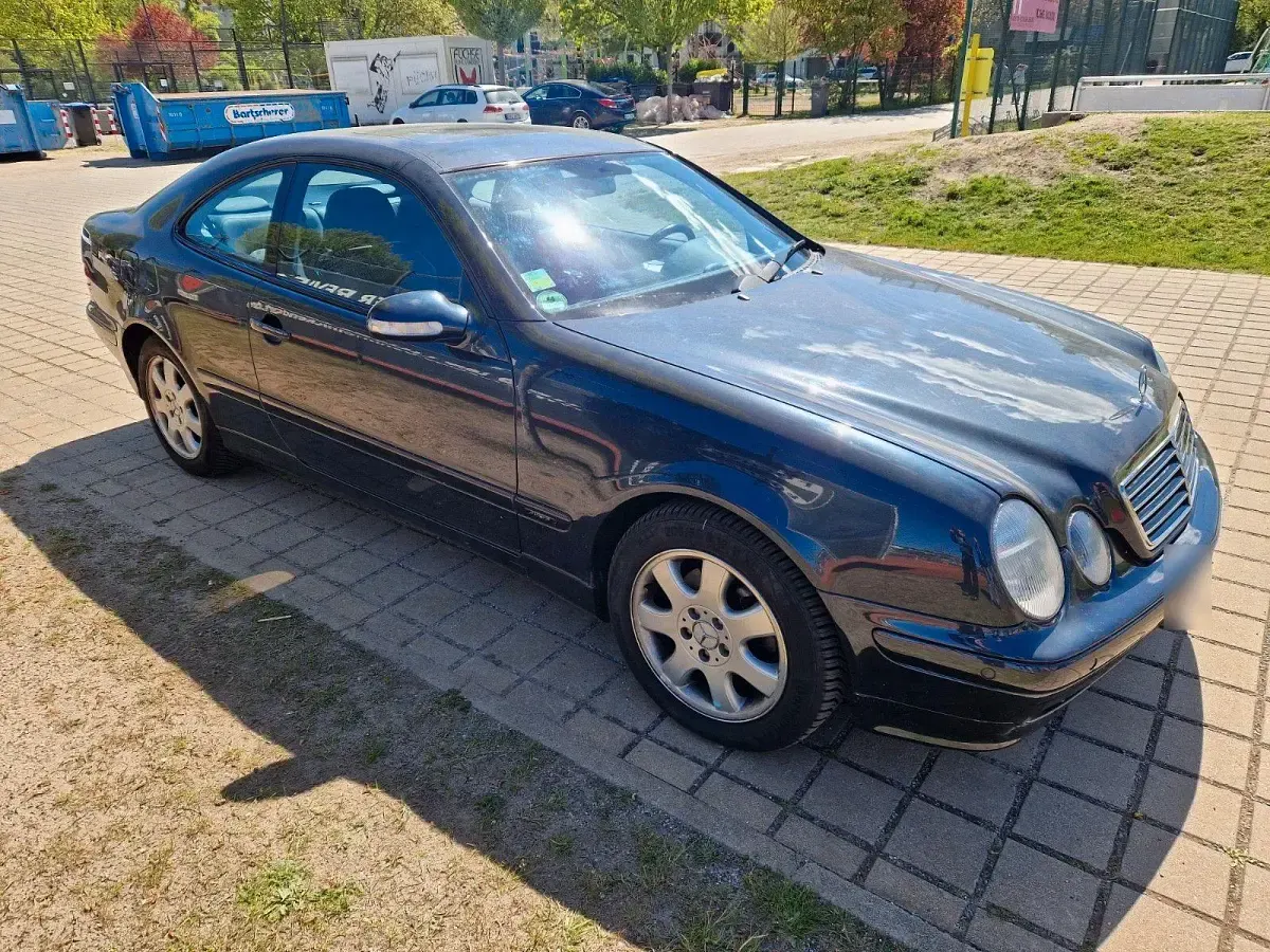 Gebraucht Mercedes CLK230 Avantgarde 197 PS (144 kW) 2002 Schwarz Coupé