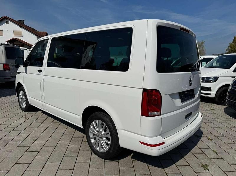Second-hand VW Multivan 150 CP (110 kW) 2021 Alb Monovolum
