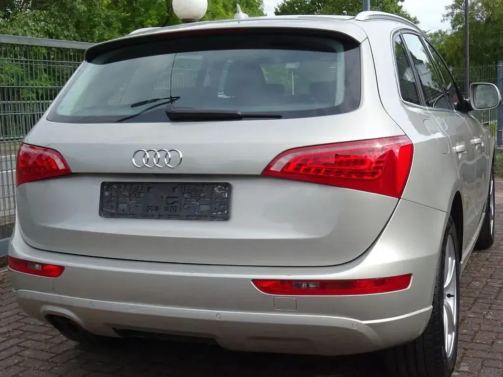 Gebraucht Audi Q5 143 PS (105 kW) 2012 Silber SUV
