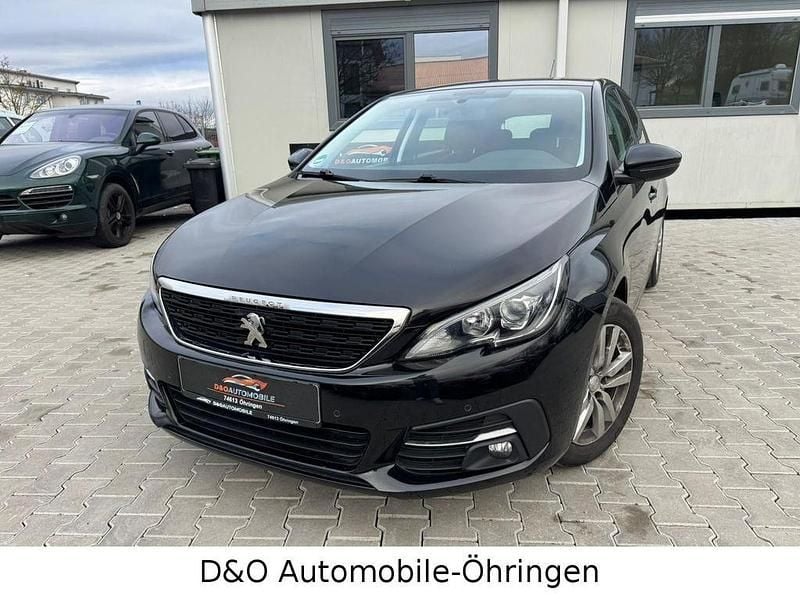 Gebraucht Peugeot 308 Active 110 PS (80 kW) 2020 Schwarz Limousine
