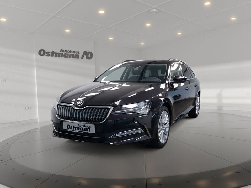 Schwarzmagic perleffekt Gebraucht 2022 Skoda Superb Ambition Kombi | 24.555 € (Fairer Preis) - Bild 1/4
