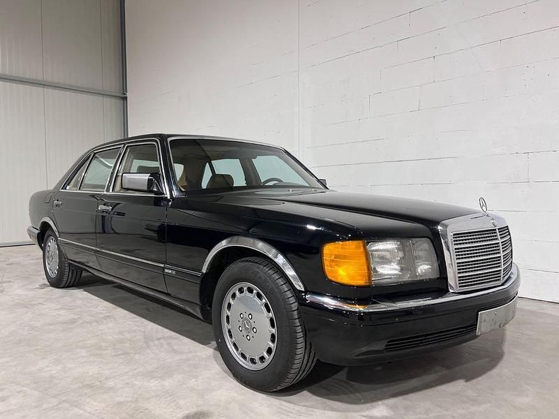 Schwarz Gebraucht 1985 Mercedes 500 Limousine | 22.900 € - Bild 1/4
