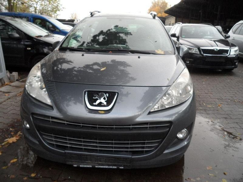 Gebraucht Peugeot 207 95 PS (69 kW) 2011 Grau Kombi