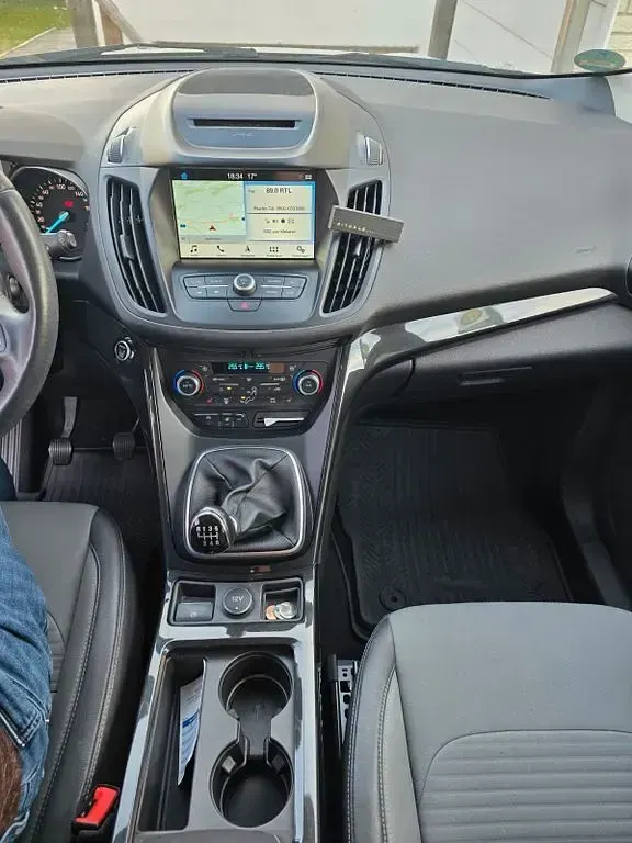 Używany Ford Kuga Titanium 150 KM (110 kW) 2017 Srebrny SUV