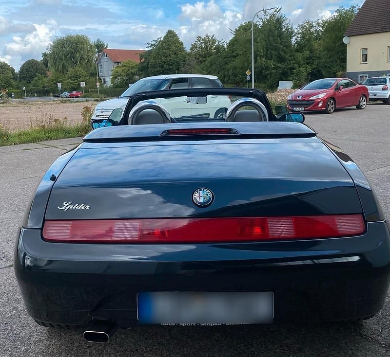 Gebraucht Alfa Romeo Spider 150 PS (110 kW) 2001 Schwarz Cabrio
