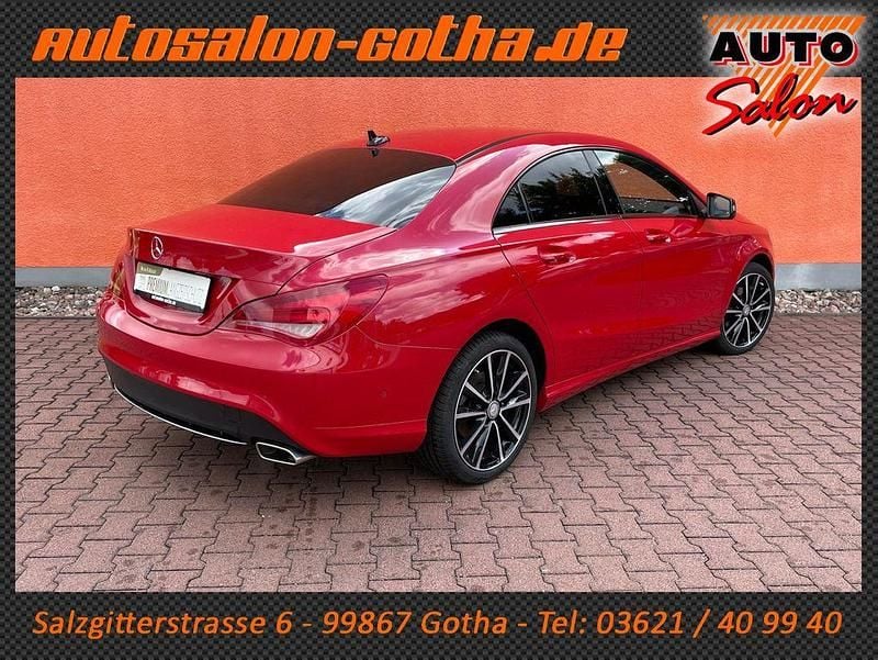 Gebraucht Mercedes CLA200 Urban 156 PS (114 kW) 2014 Rot Limousine