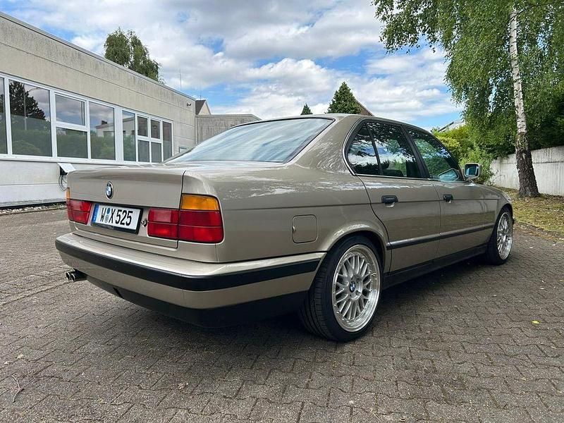 Gebraucht BMW 525 Performance 170 PS (125 kW) 1989 Beige Limousine