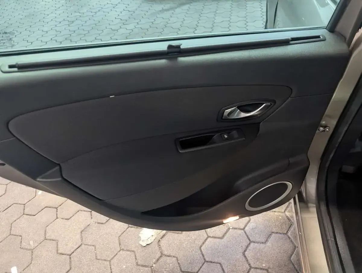 Gebraucht Renault Grand Scénic III Luxe 140 PS (102 kW) 2010 Braun Van / Kleinbus