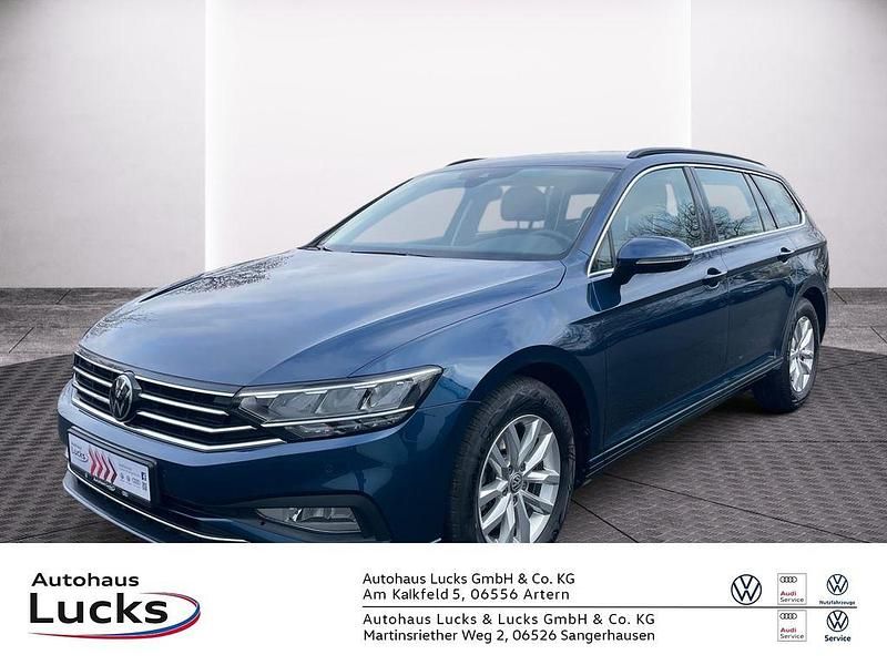 Aquamarinblau Gebraucht 2023 VW Passat Business Kombi | 27.449 € (Fairer Preis) - Bild 1/4