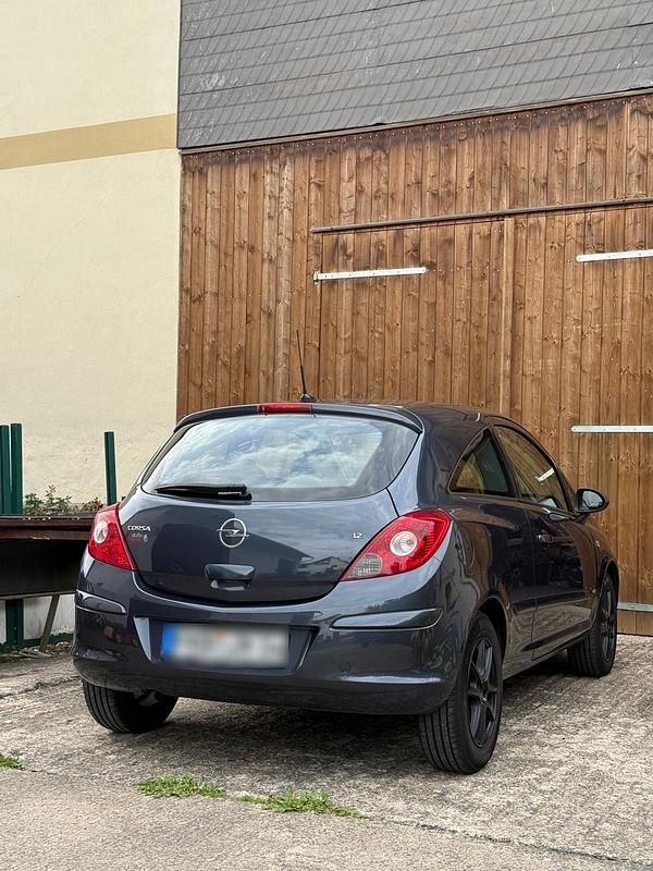 Używany Opel Corsa 80 KM (58 kW) 2008 Niebieski Hatchback