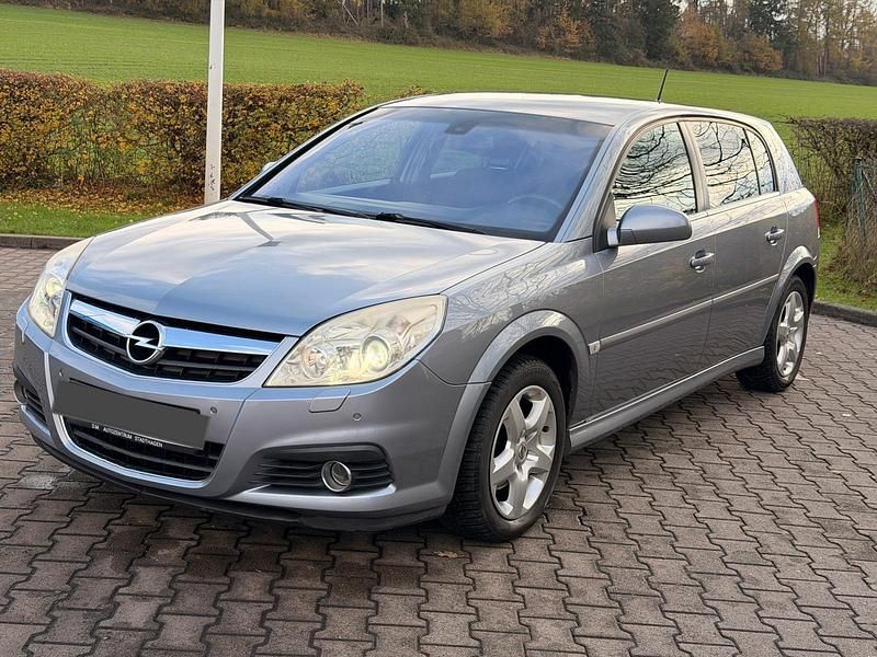 Grau Gebraucht 2006 Opel Signum Kleinwagen | 2.499 € (Fairer Preis) - Bild 1/4
