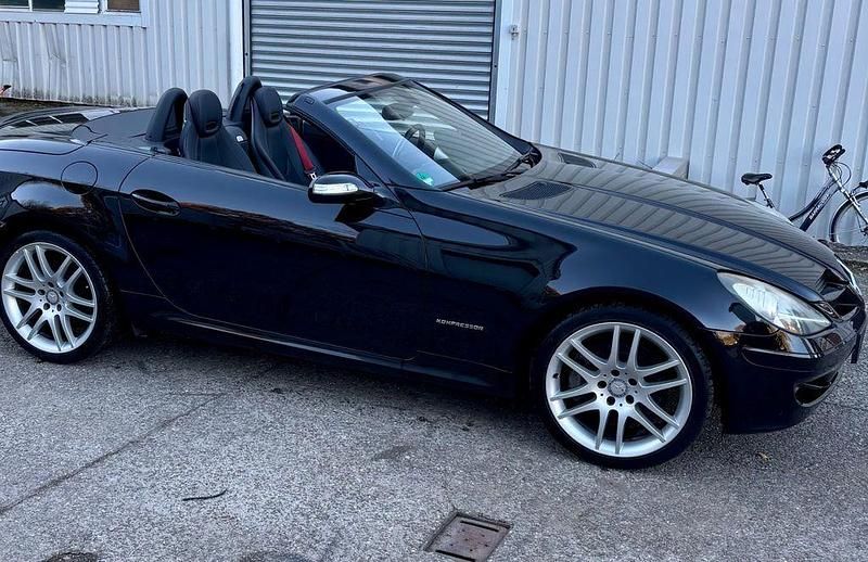 Schwarz Gebraucht 2006 Mercedes SLK200 Edition 1 Cabrio | 9.800 € (Fairer Preis) - Bild 1/4