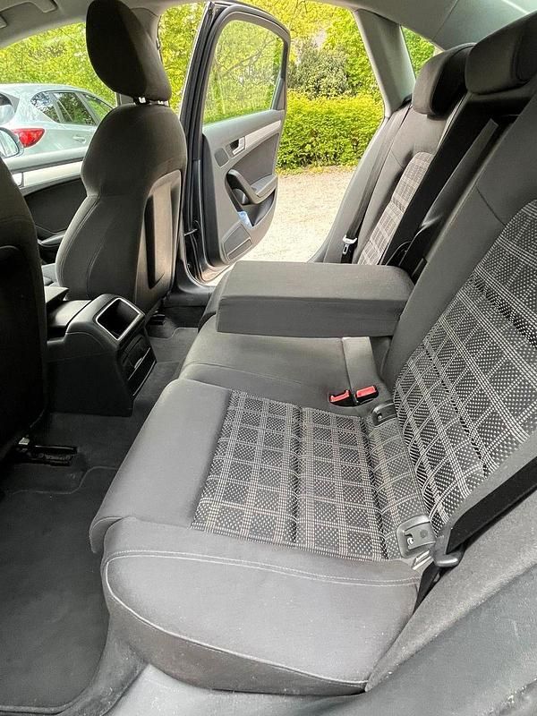 Gebraucht Audi A4 Ambition 179 PS (131 kW) 2013 Grau Limousine