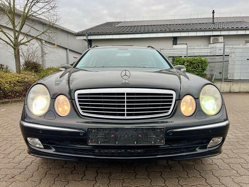 Gebraucht Mercedes E240 Avantgarde 177 PS (130 kW) 2003 Schwarz Kombi