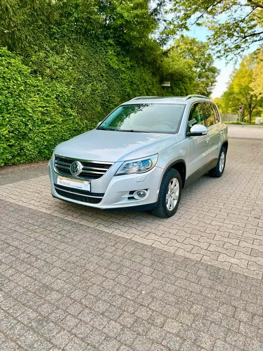 Gebraucht VW Tiguan 200 PS (147 kW) 2009 Silber SUV
