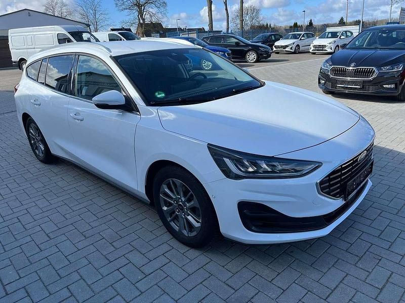 Gebraucht Ford Focus Titanium X 116 PS (85 kW) 2024 Frozen white Kombi