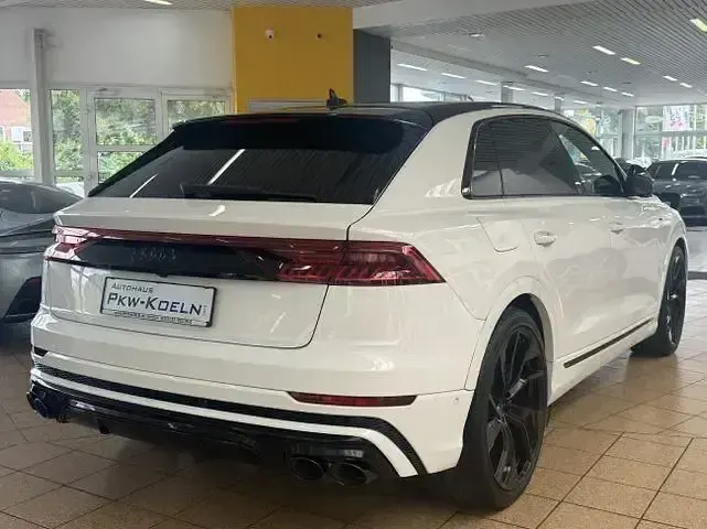 Używany Audi Q8 S-line plus 286 KM (210 kW) 2019 Biały SUV