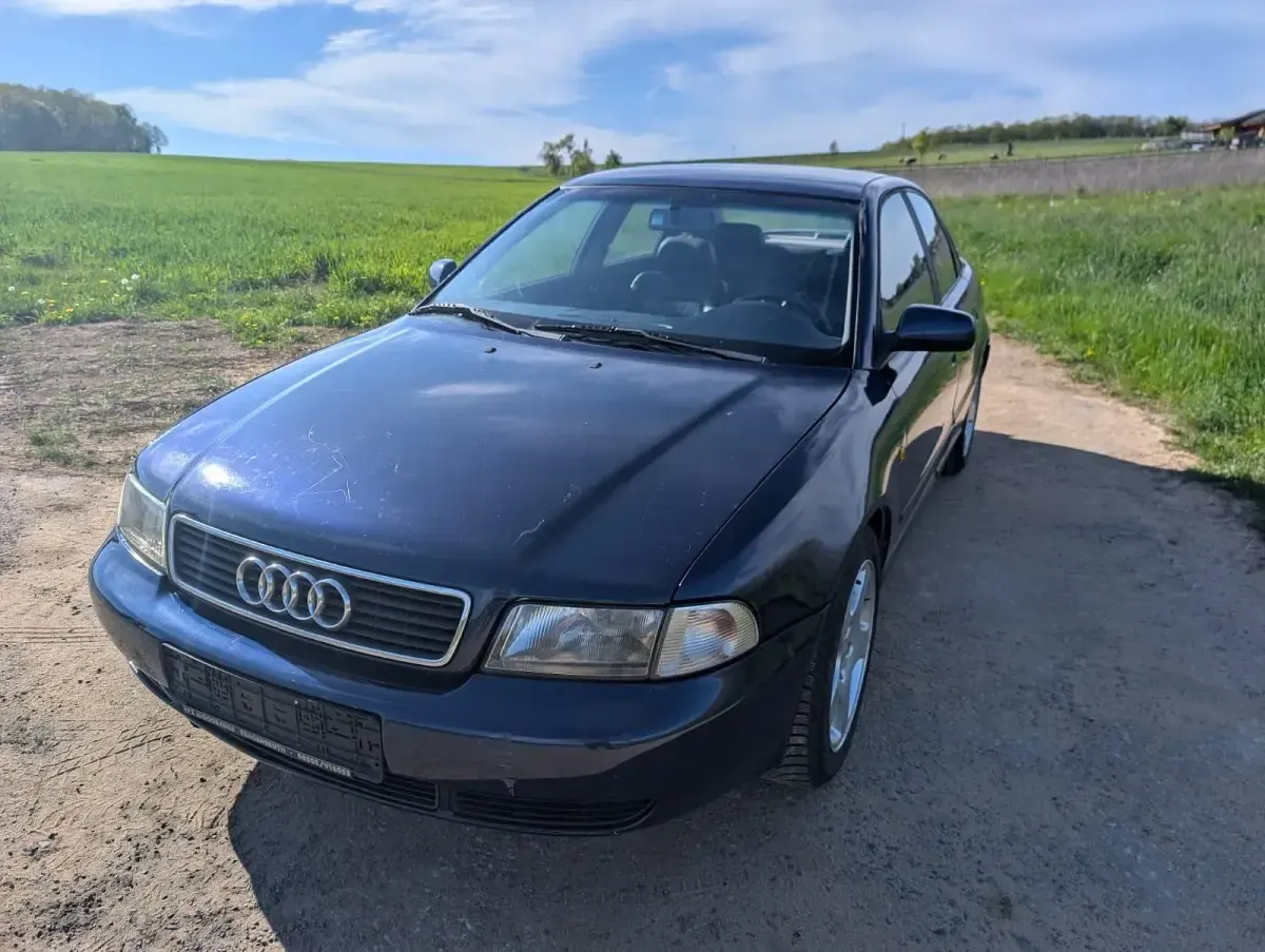 Usata Audi A4 125 CV (91 kW) 1998 Blu Berlina