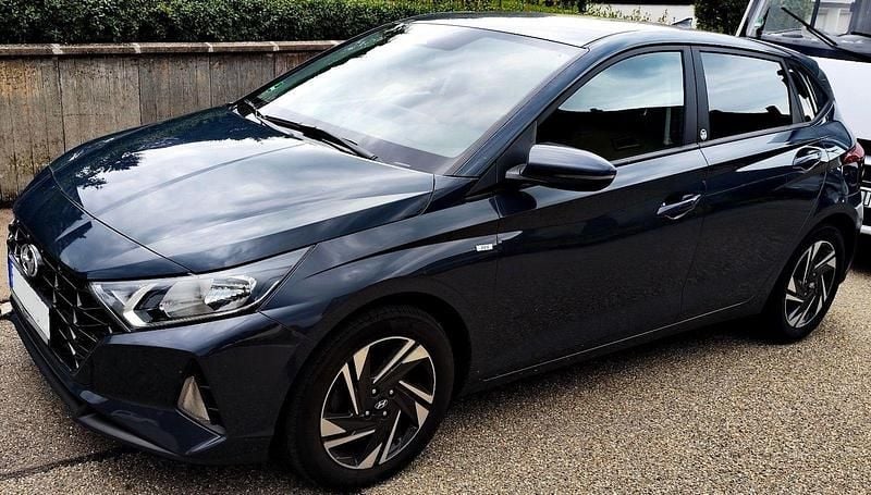 Blau Gebraucht 2022 Hyundai i20 Edition 30 Kleinwagen | 14.700 € (Fairer Preis) - Bild 1/4