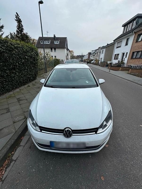 Weiß Gebraucht 2014 VW Golf VII Limousine | 8.250 € (Guter Preis) - Bild 1/4
