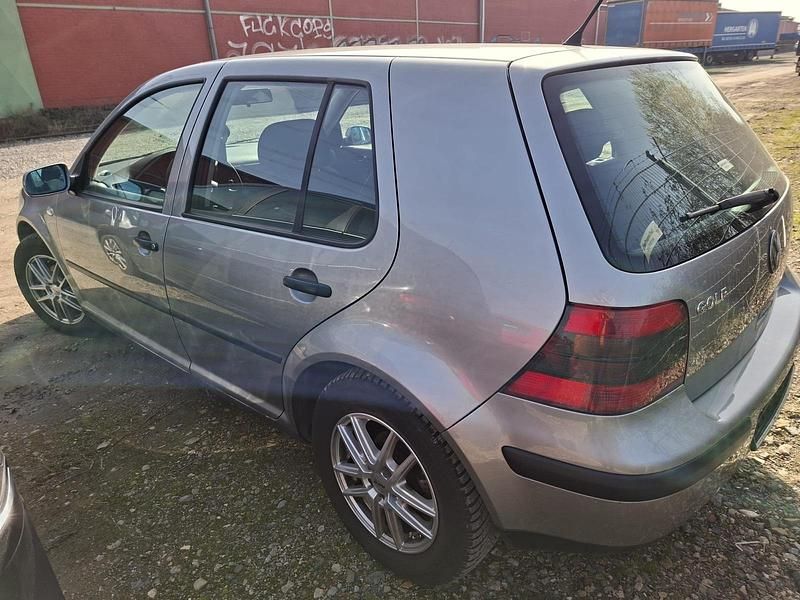 Gebraucht VW Golf IV 80 PS (58 kW) 2001 Silber Kleinwagen